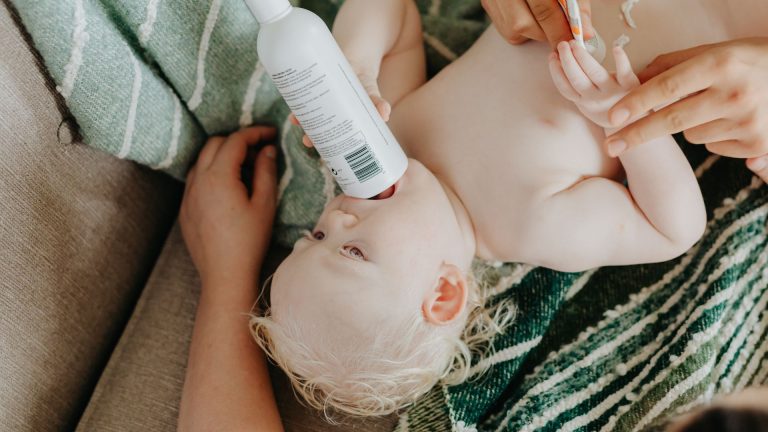 Anus qui gratte : remède de grand-mère pour enfants et adultes